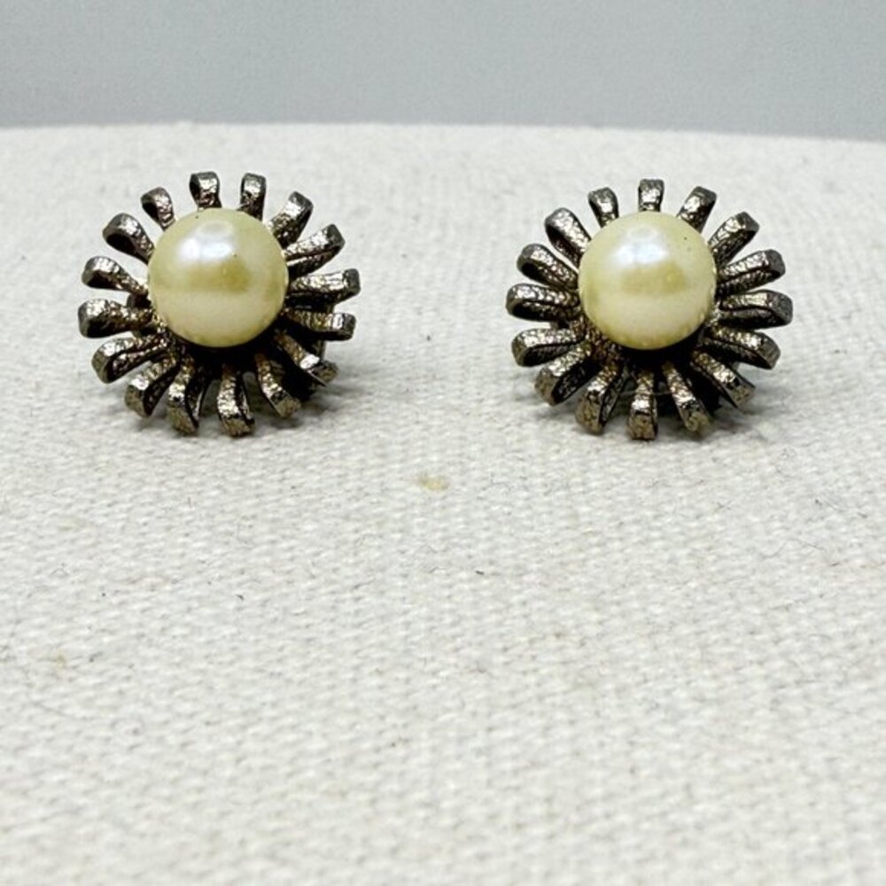 Vintage‎ Starburst Earrings Imitation Pearl Silver-Tone Clip On Retro Classic